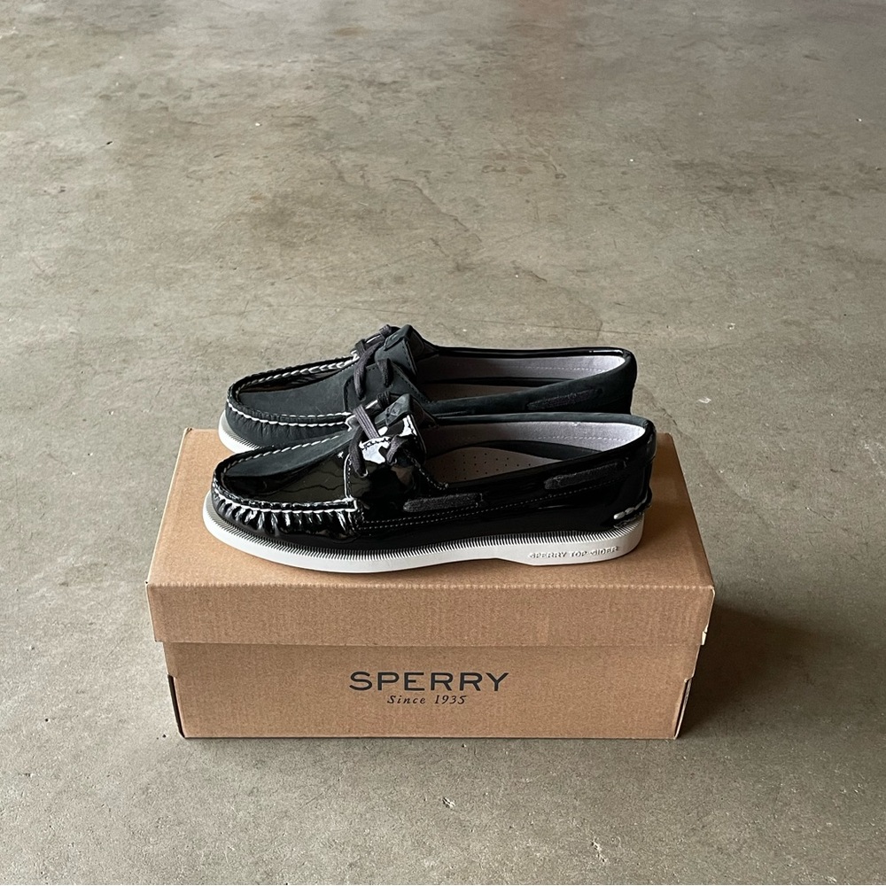 Sperry Top-Sider Black Suede/Patten Leather Two-Tone Boat Shoes 5.5 Womens